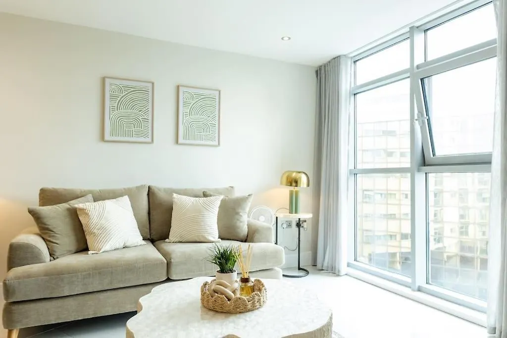 Elegant City Centre Apartment 2 Bedroom With Free Parking Κάρντιφ
