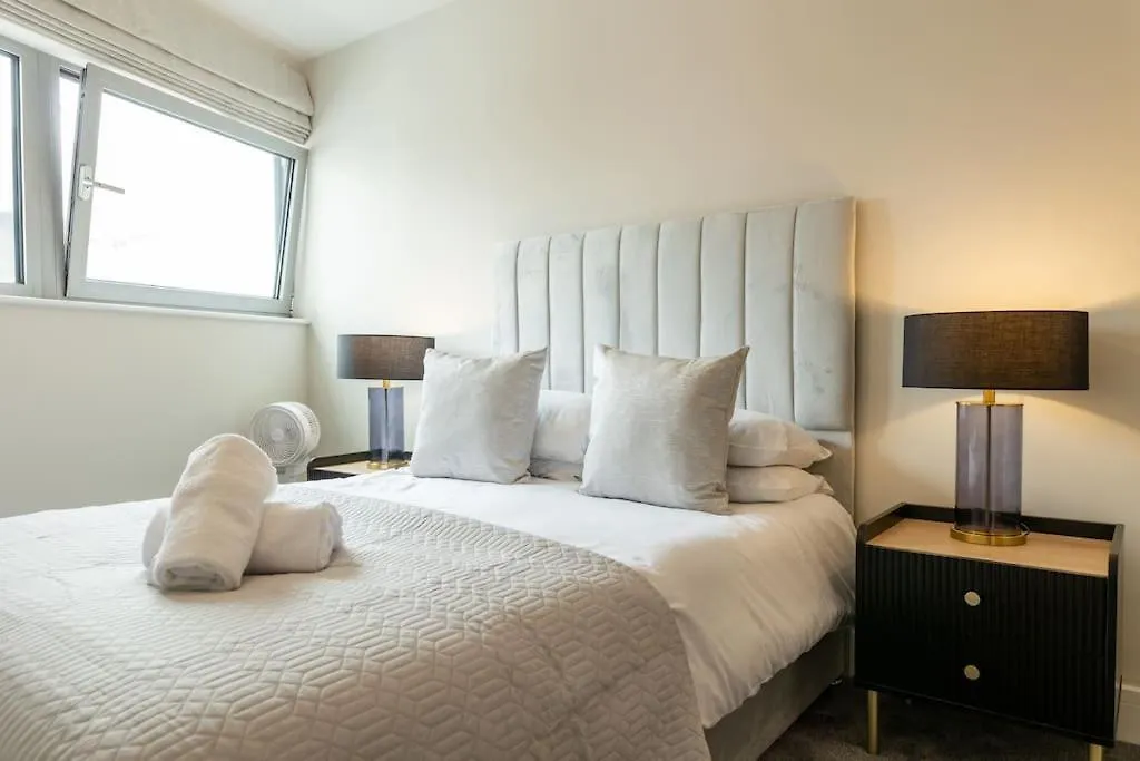 Elegant City Centre Apartment 2 Bedroom With Free Parking Κάρντιφ