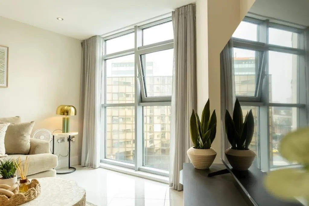 Elegant City Centre Apartment 2 Bedroom With Free Parking Κάρντιφ