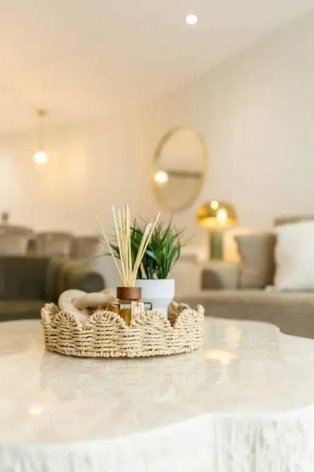 Elegant City Centre Apartment 2 Bedroom With Free Parking Κάρντιφ 0*,  Ηνωμένο Βασίλειο