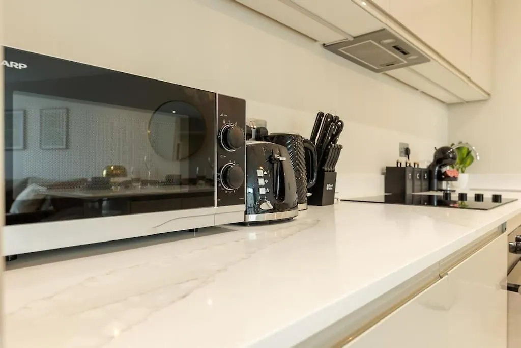Elegant City Centre Apartment 2 Bedroom With Free Parking Cardiff