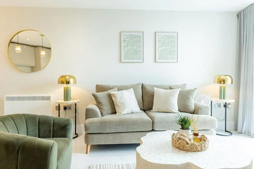 Elegant City Centre Apartment 2 Bedroom With Free Parking Cardiff United Kingdom