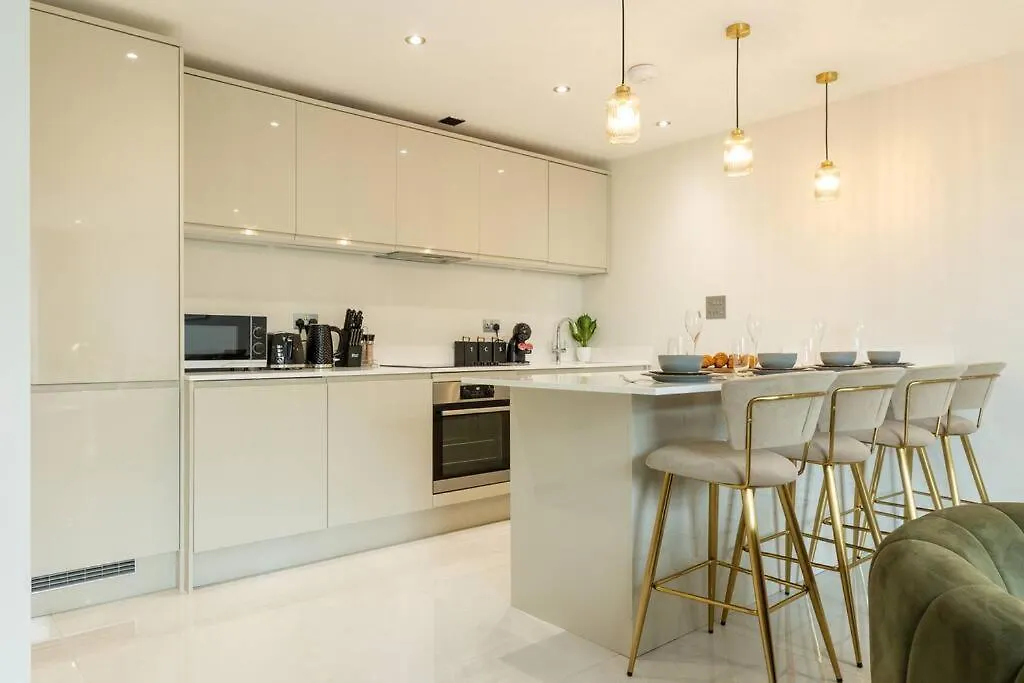 Elegant City Centre Apartment 2 Bedroom With Free Parking Cardiff