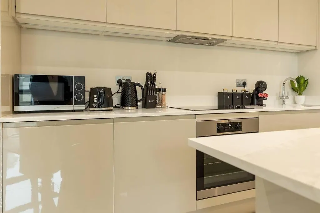 Elegant City Centre Apartment 2 Bedroom With Free Parking Cardiff