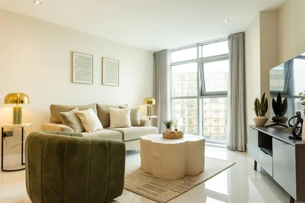 Elegant City Centre Apartment 2 Bedroom With Free Parking Cardiff